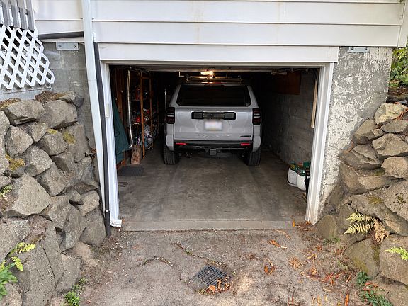 4th image of 3027 35th Ave W