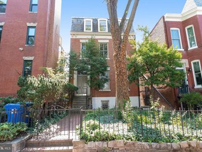 715 G St SE, Washington, DC, 20003