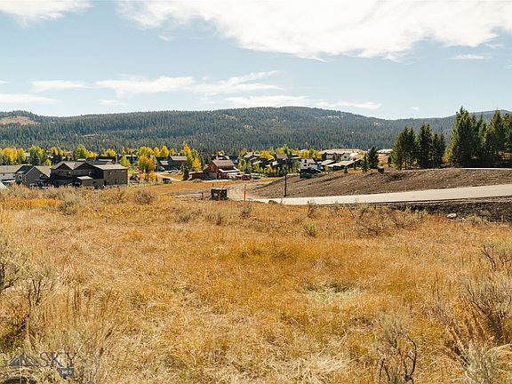 3rd image of 19 Upper Whitefish Dr