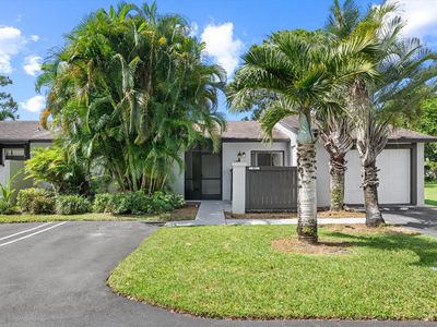 92 Conaskonk Circle, Royal Palm Beach, FL, 33411
