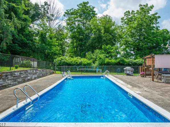 10 Madden Ave, Ogdensburg Boro, NJ 07439