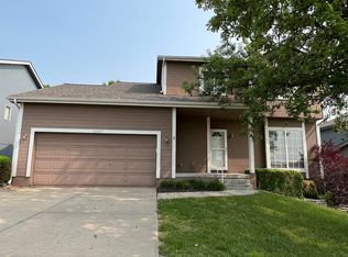 14920 Meredith Ave, Omaha, NE 68116
