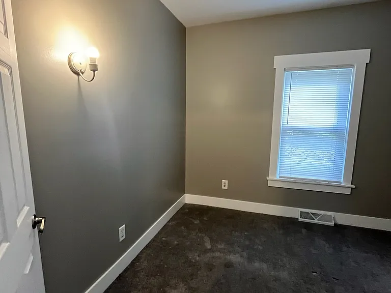 1531 Walnut St NE — Photo 9