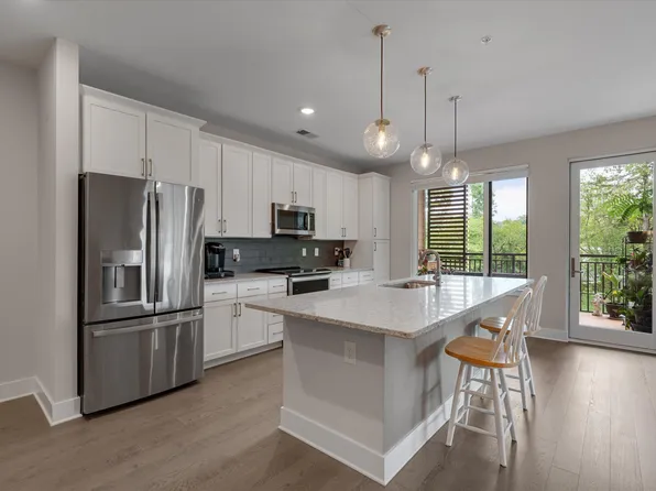105 Chatham Walk Ln #207, Cary, NC 27511