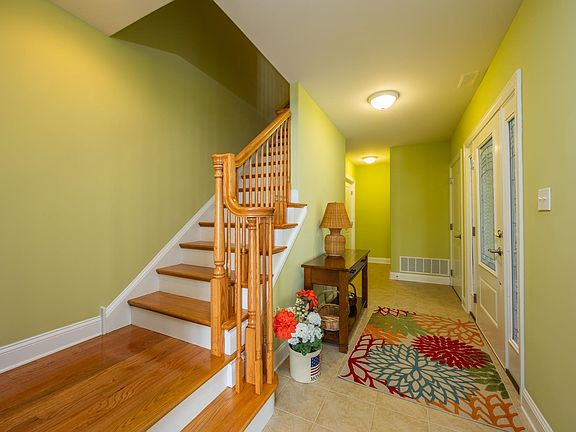 3rd image of 225 57th St #Sea
