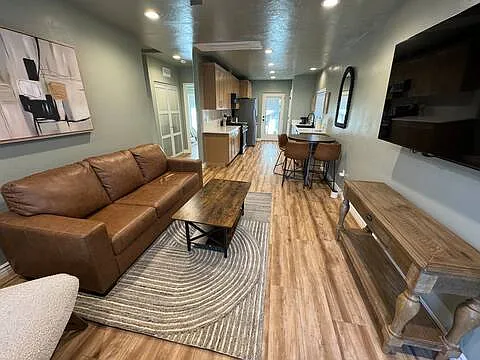 3835 W Glendale St — Photo 11