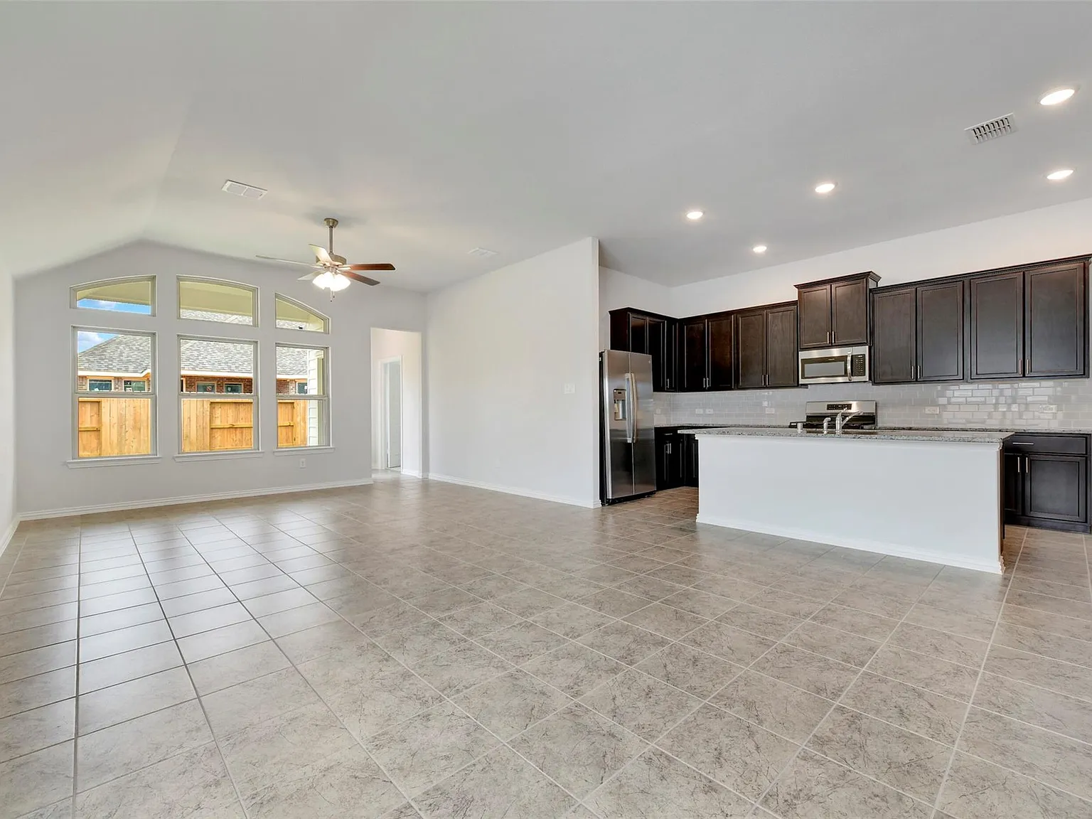 5 bed, 3.0 bath, 2170 sqft, $3,200 — Photo 3