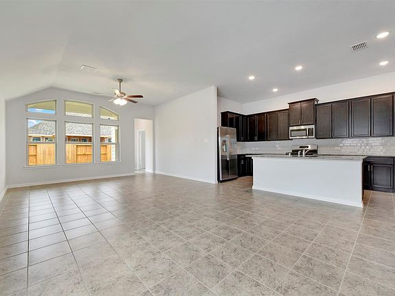 3rd image of 2207 Villa Flora Ln