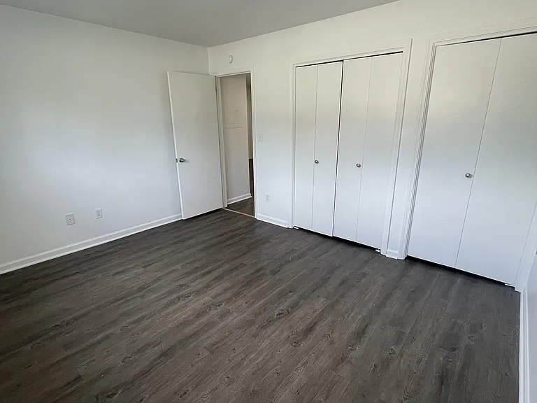 205 E Saginaw Hwy — Photo 14
