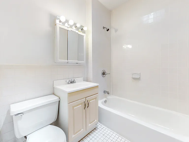 147 E 72nd St #5F — Photo 5