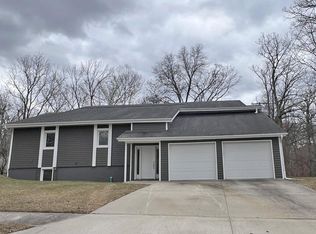 1004 Rollingwood Dr, Columbia, MO 65203