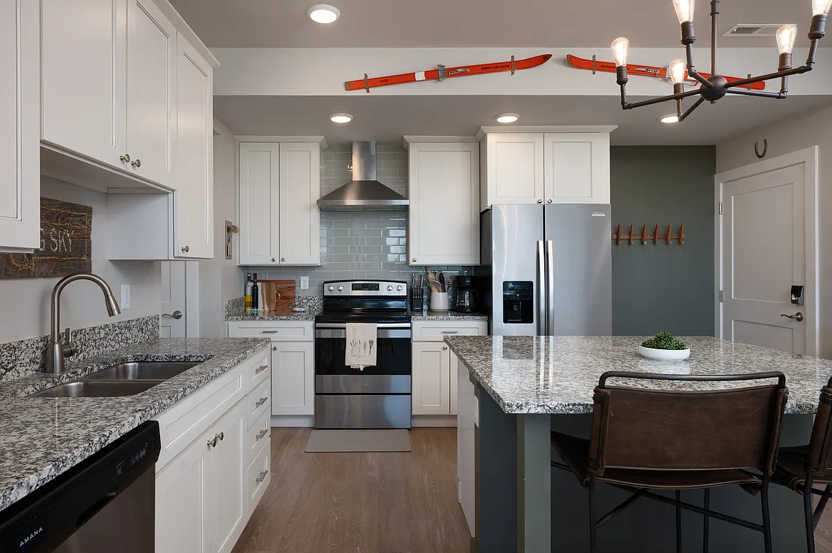 Building Photo - 2710 Sartain St #303A
