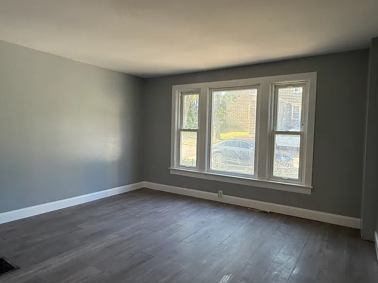 134 Vann St — Photo 5