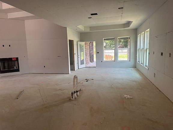 5th image of 3210 Maple Ave