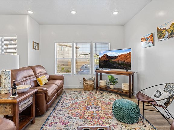 3rd image of 350 W Old Highway 91 Unit 43