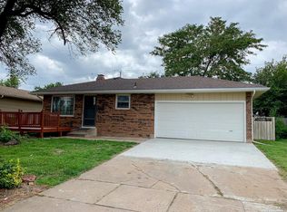 736 Willow Dr, Salina, KS 67401