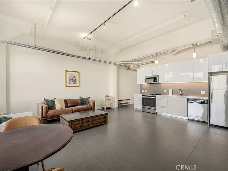 939 S Broadway #1001 — Photo 8