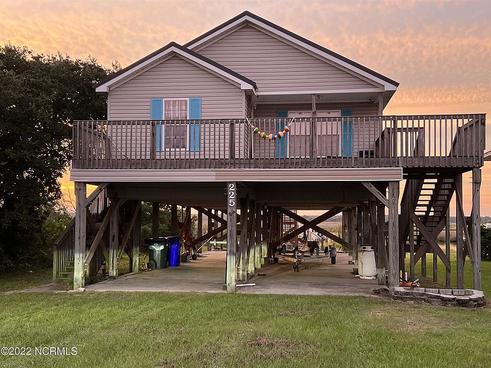 1st image of 225 Makepeace Ln