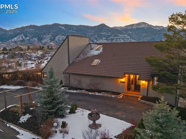 2190 Mesa Rd, Colorado Springs, CO 80904