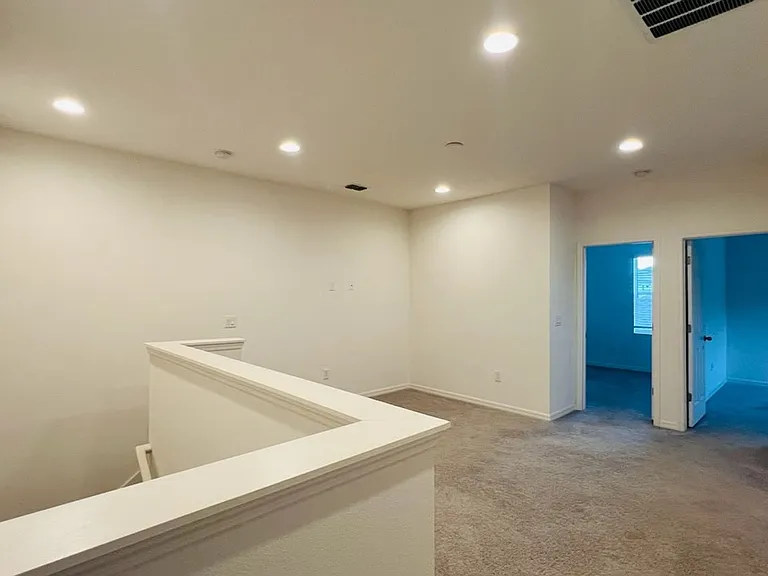 7670 Bowery Dr — Photo 10