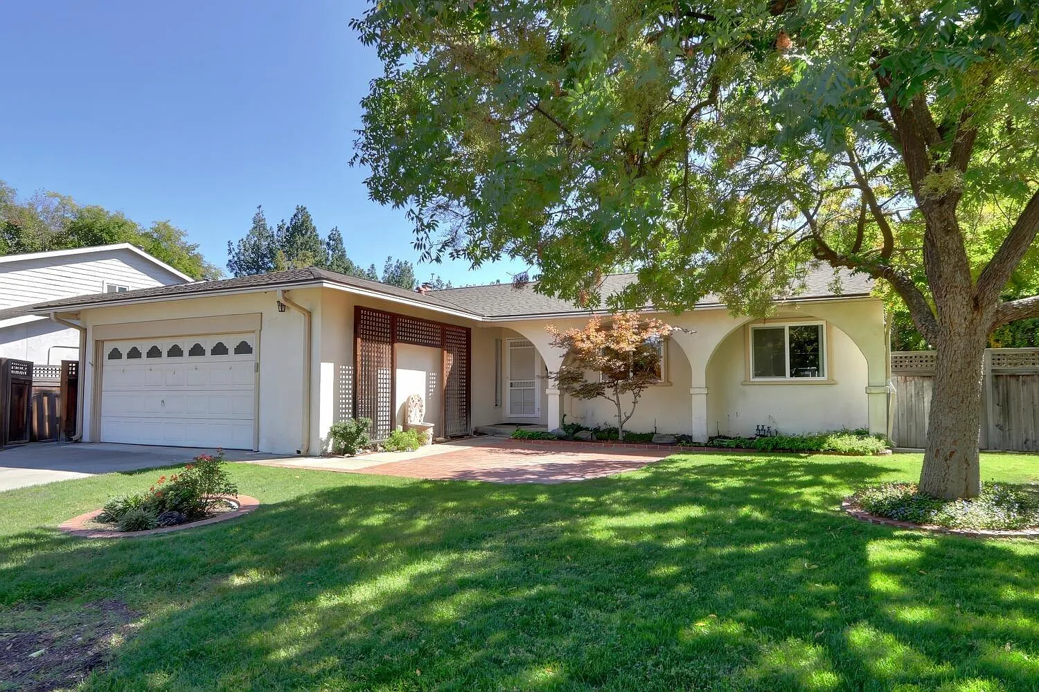 318 Del Oro Ave photo 1