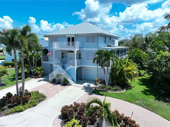 200 Topanga DR, BONITA SPRINGS, FL 34134
