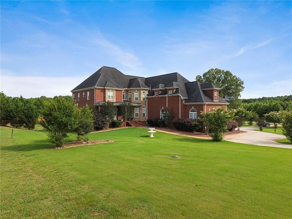 1st image of 345 River Cove Mdws