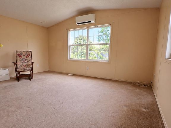 5th image of 3 Cartier Ave