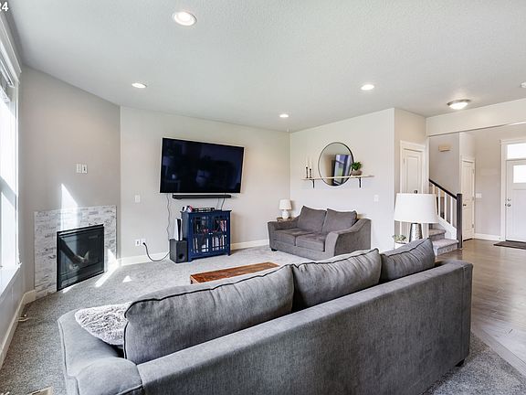 3rd image of 10002 NE 34th Pl