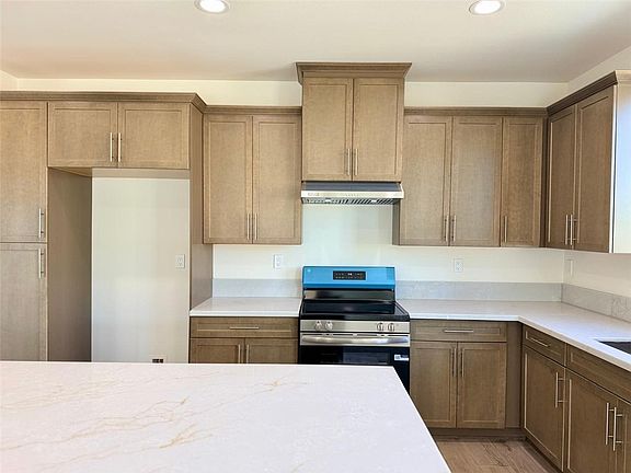 5th image of 1164 N Hermosa Ave