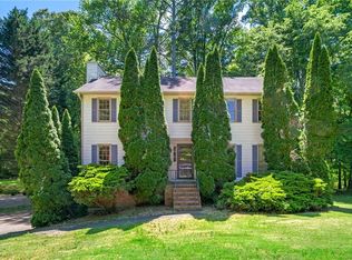 1028 W Mill Dr NW, Kennesaw, GA 30152