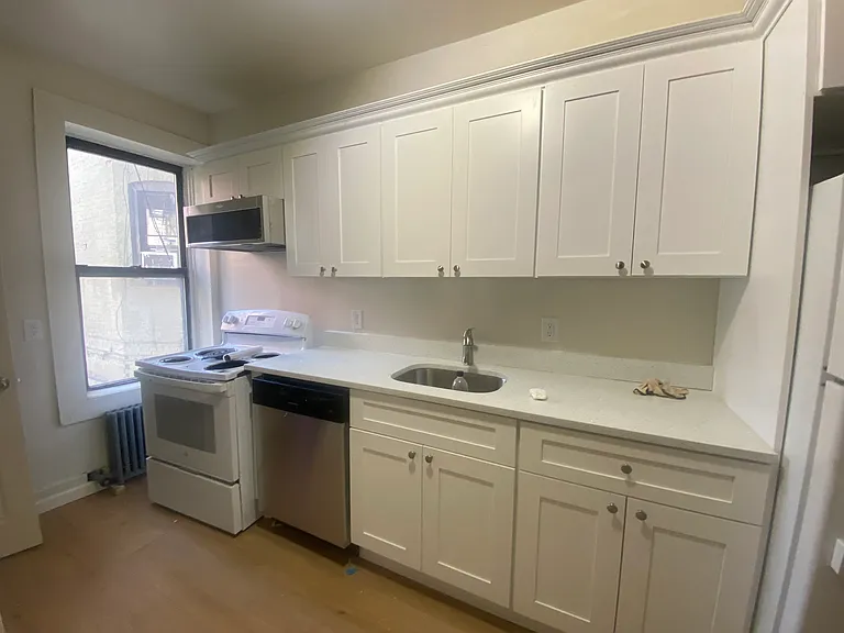 330 E 106th St #4 — Photo 1