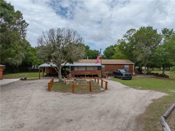 17021 Shelby LN, NORTH FORT MYERS, FL 33917