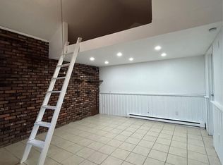 175B Beach 109th St, Rockaway Park, NY 11694