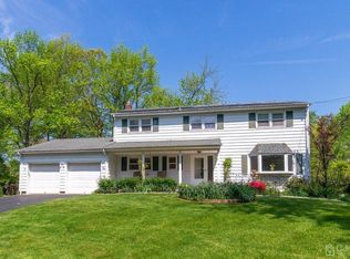 4 Devon Rd, Edison, NJ 08820