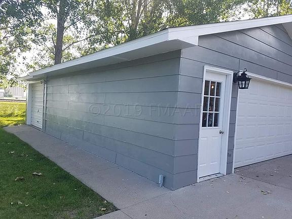 4th image of 1853 29th Street Cir S
