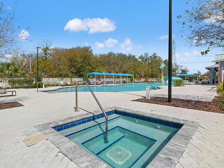 7506 Forest Mere Dr — Photo 33