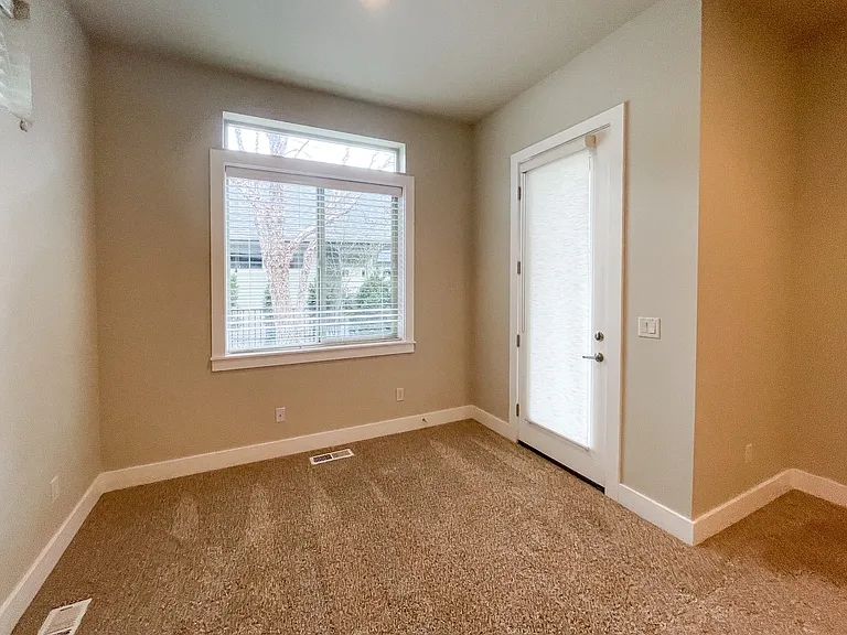 307 E Grove Creek Ln — Photo 34