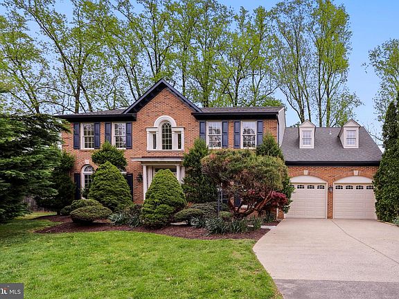2nd image of 5611 Sugarbush Ln
