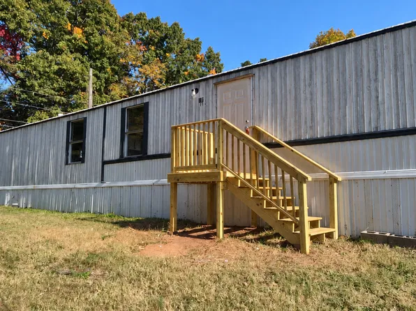 174 Green Dragon Dr, Lexington, NC 27295