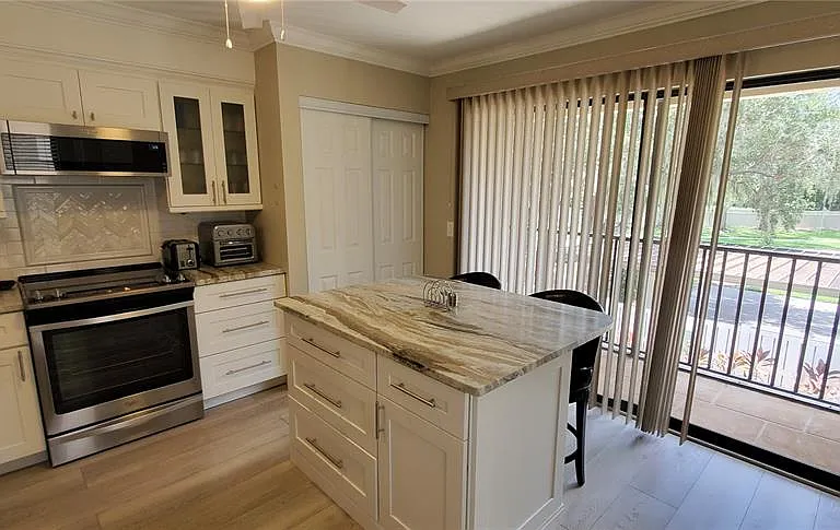 6110 Country Club Way #201 — Photo 3
