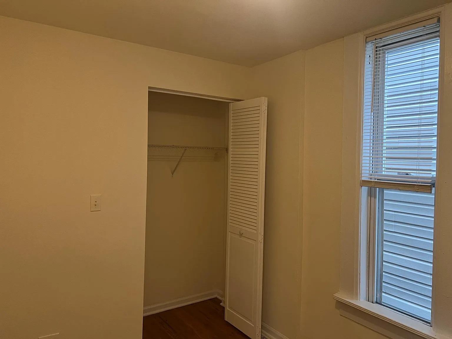2 bed, 2000 sqft, $2,700 — Photo 2