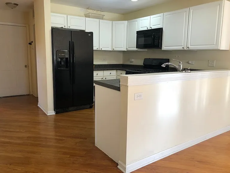 611 Arrowwood Ct — Photo 4