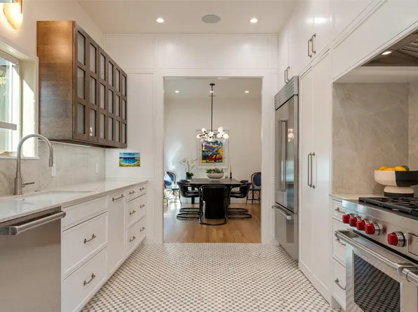 3510 Edgewater Str, Dallas, TX 75205