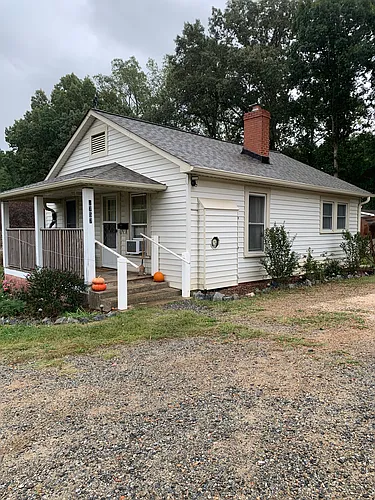 2757 Charlotte Hwy Photo 1