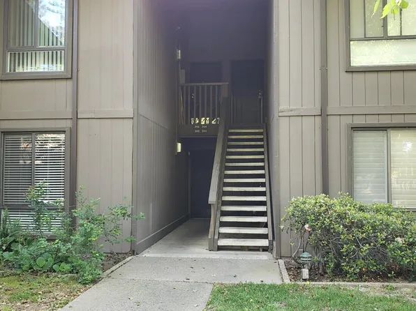 2442 Larkspur Ln APT 305, Sacramento, CA 95825