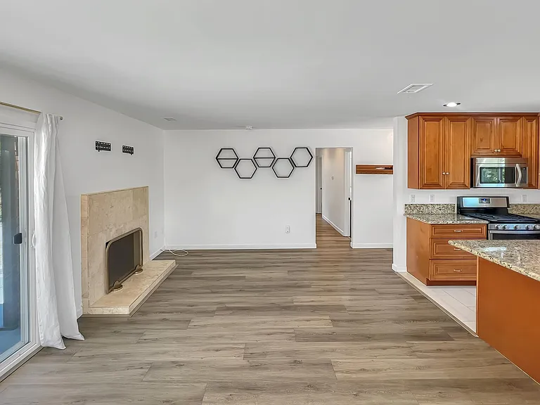 13902 Powers Rd — Photo 11