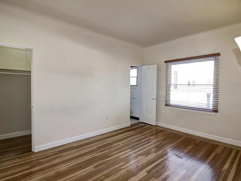2124 P St — Photo 9