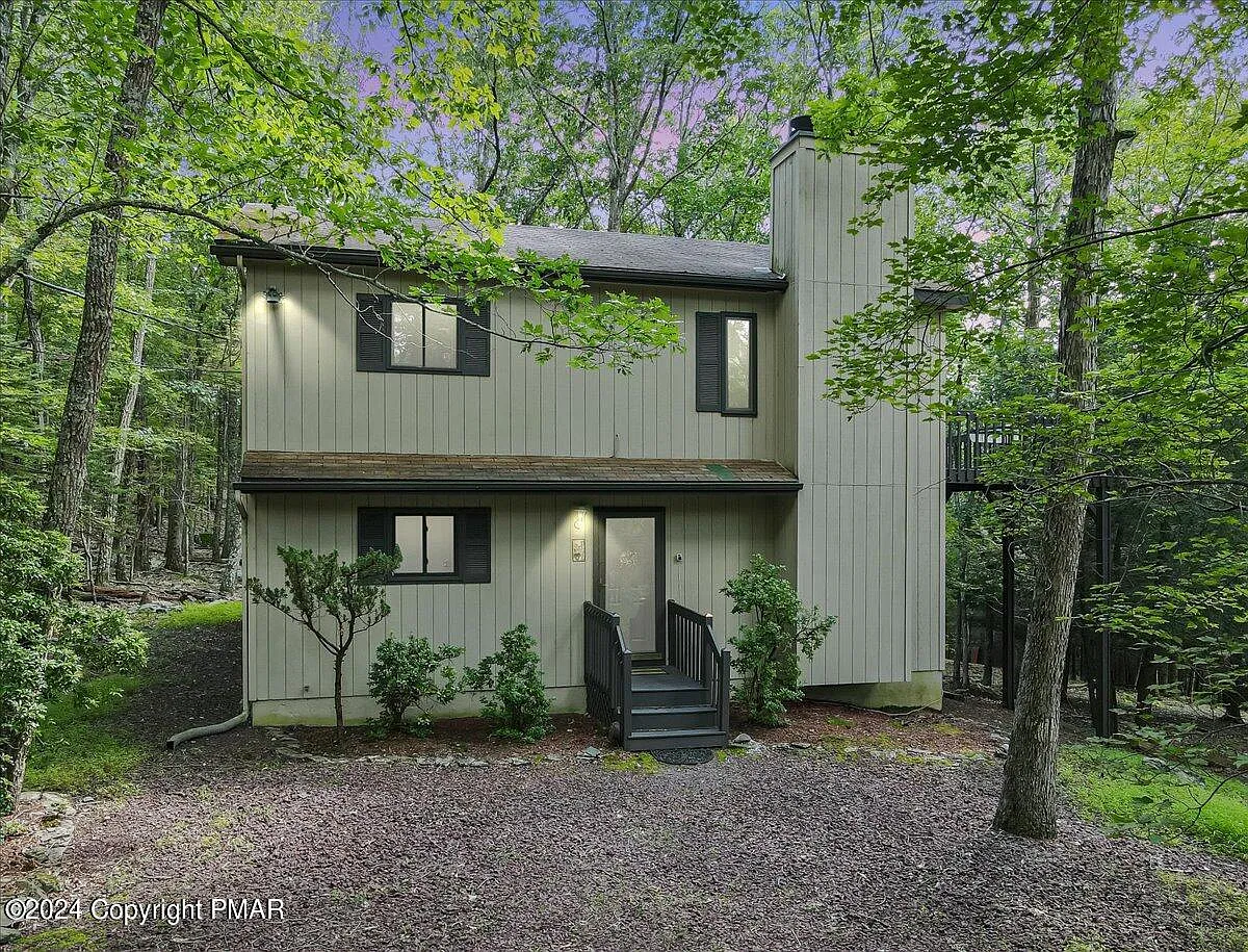 158 Forest Dr photo 1