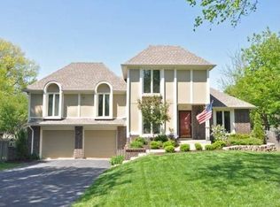 2502 W 71st Ter, Prairie Village, KS 66208